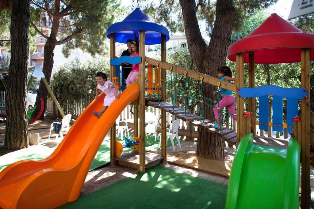 Pineta Hotel 3*